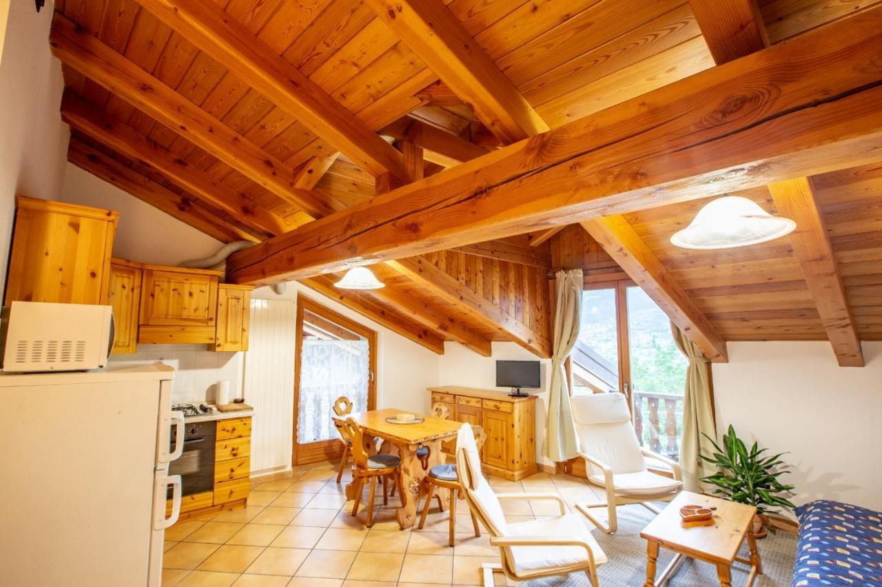 Casa Alpina - Sarre Apartment Aosta Bagian luar foto