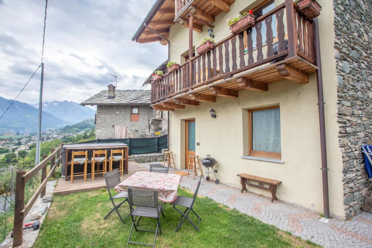 Casa Alpina - Sarre Apartment Aosta Bagian luar foto
