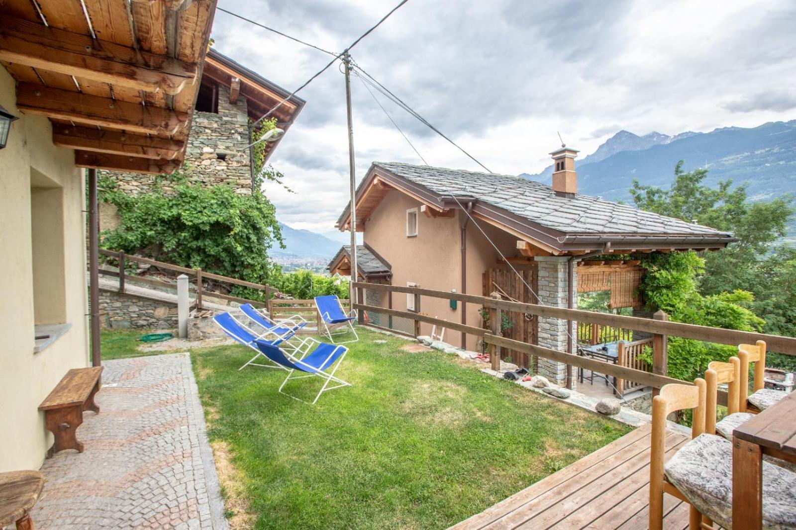 Casa Alpina - Sarre Apartment Aosta Ruang foto